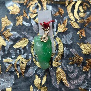 Vintage Jade Gourd Pendant | Symbol of Protection & Prosperity